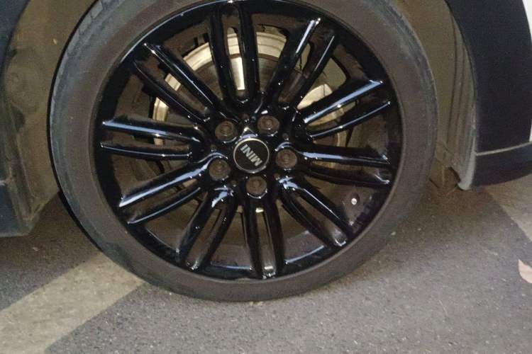 Used MINI 2022 1.5T COOPER Artist Right Front Wheel Hub