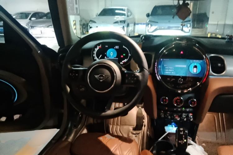 Used MINI 2022 1.5T Camden Limited Edition Five-Door Version Steering Wheel