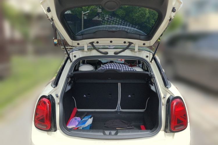 Used MINI 2022 1.5T COOPER Artist Five-Door Edition Trunk