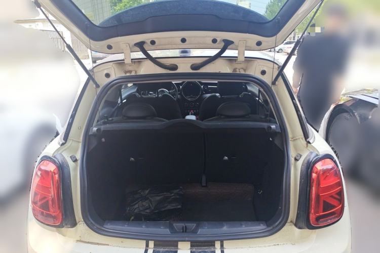 Used MINI 2022 1.5T COOPER Classic Edition Trunk