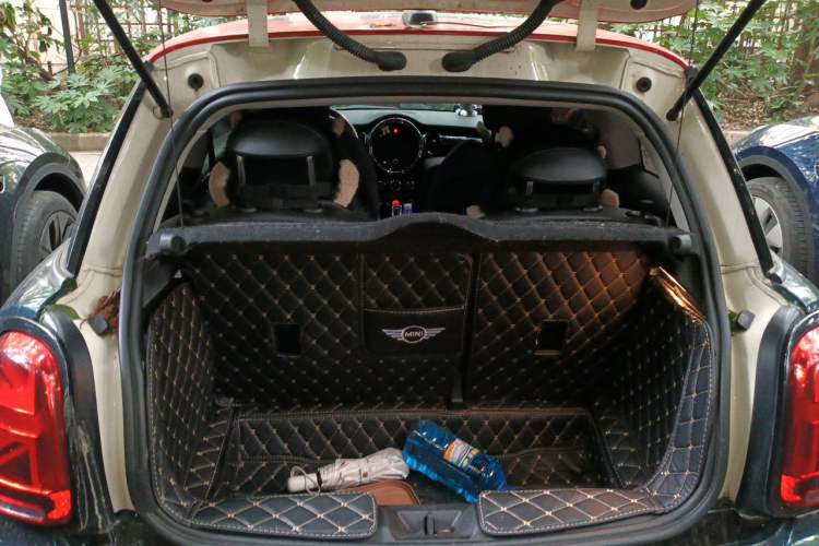 Used MINI 2022 1.5T COOPER Classic Edition Trunk
