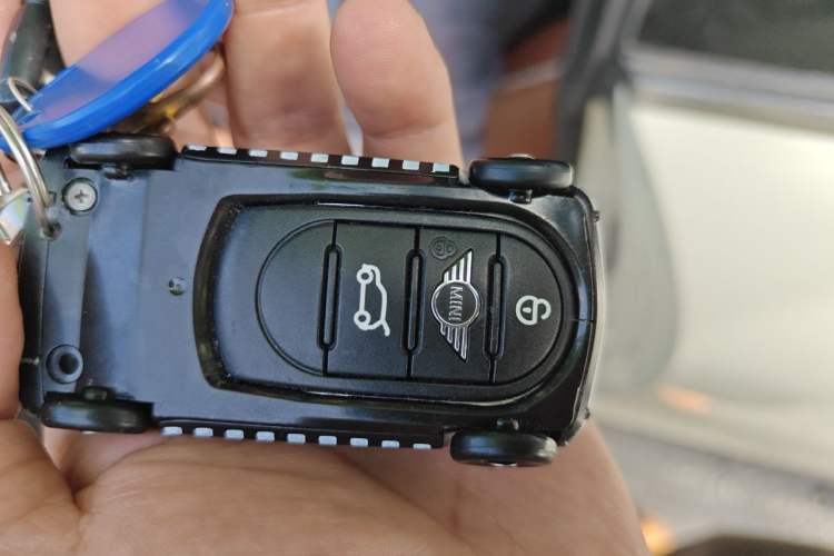Used MINI 2022 Updated 1.5T COOPER Artist Vehicle Key