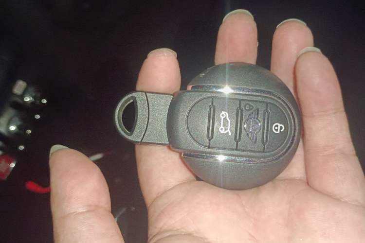 Used MINI 2022 1.5T COOPER Artist Vehicle Key