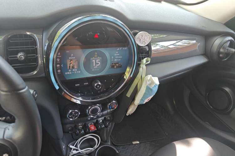 Used MINI 2022 1.5T ONE Five-Door PLUS Audio And AC Panel