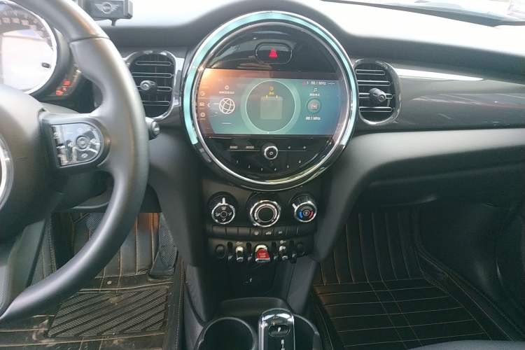 Used MINI 2022 Updated 1.5T ONE Five-Door PLUS Edition Audio And AC Panel