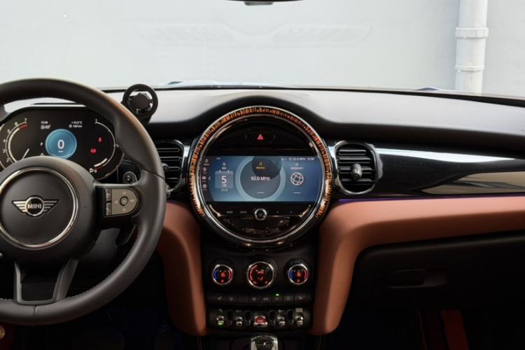 Used MINI 2022 2.0T COOPER S Classic Edition Audio And AC Panel