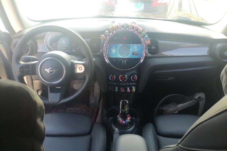 Used MINI 2022 Updated 1.5T COOPER Classic Edition Center Console