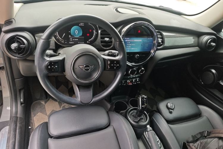 Used MINI 2022 Updated 1.5T COOPER Classic Edition Center Console
