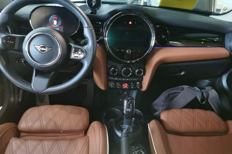 Used MINI 2022 Updated 1.5T COOPER Classic Edition Center Console