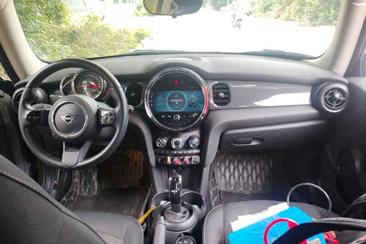 Used MINI 2022 Updated 1.5T ONE Center Console