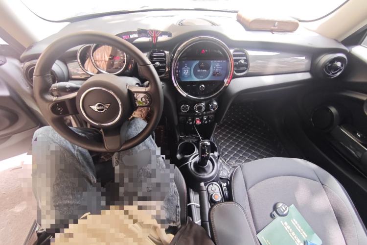 Used MINI 2022 1.5T ONE Center Console