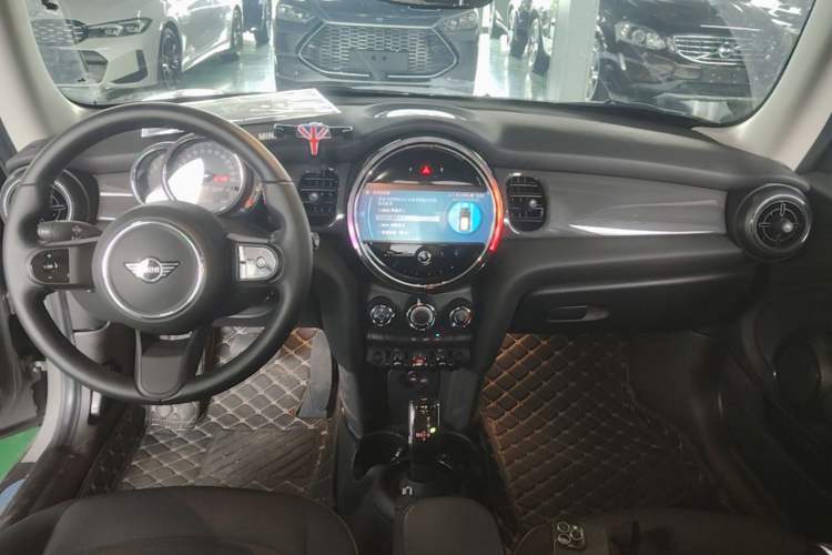 Used MINI 2022 1.5T ONE Center Console