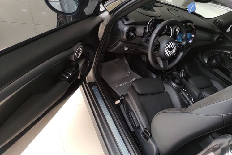 Used MINI 2022 Revised 1.5T COOPER CABRIO Classic Edition Driver Seat