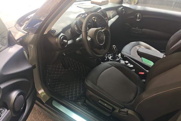 Used MINI 2022 1.5T ONE Driver Seat