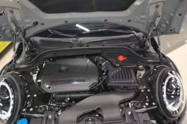 Used MINI 2022 Updated 1.5T COOPER Classic Edition Engine Bay