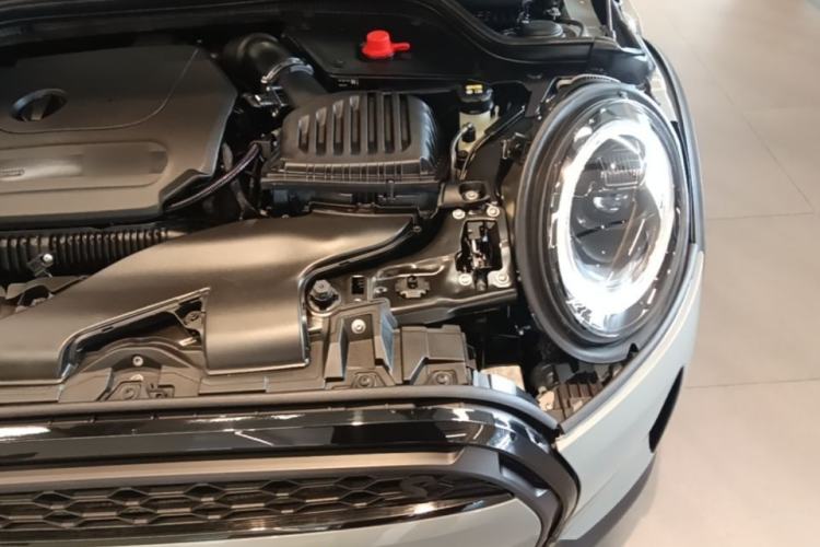 Used MINI 2022 Updated 2.0T COOPER S Classic Edition Engine Bay Left