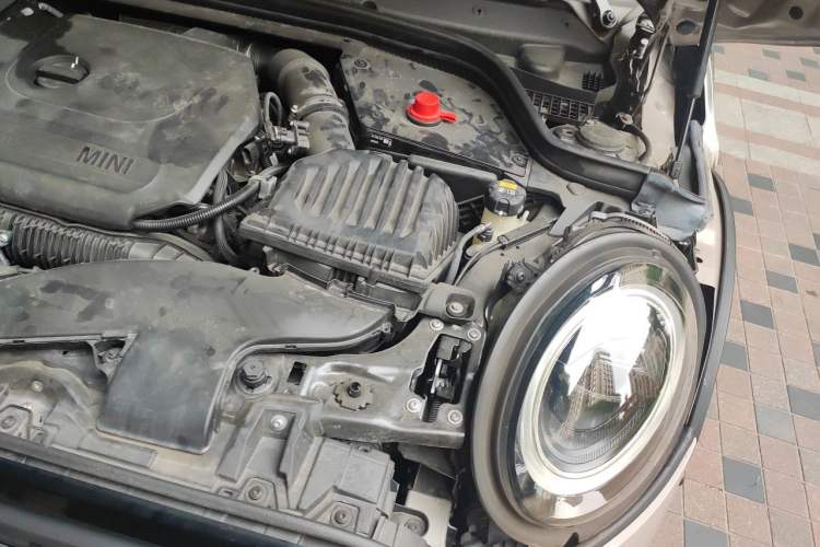 Used MINI 2022 Revised 2.0T COOPER S Artist Five-Door Edition Engine Bay Left