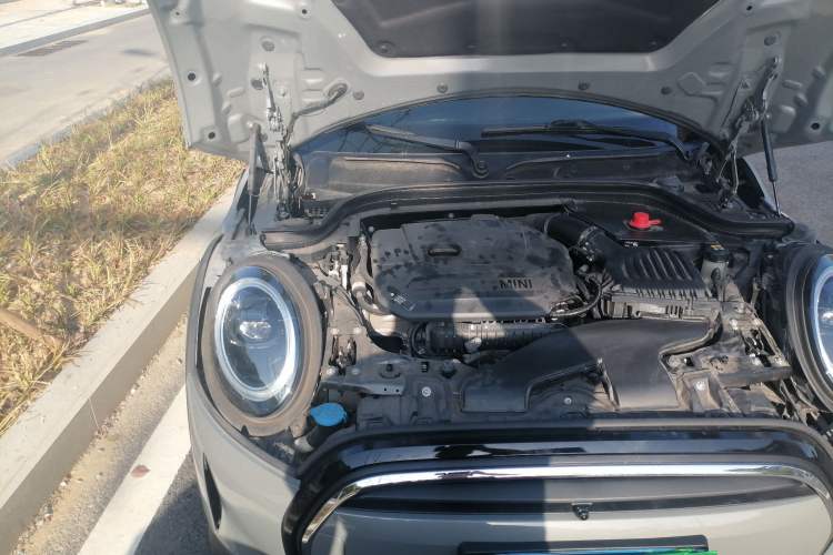 Used MINI 2022 Updated 1.5T COOPER Classic Edition Engine Bay Right