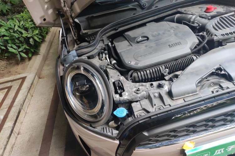 Used MINI 2022 Revised 2.0T COOPER S Artist Five-Door Edition Engine Bay Right