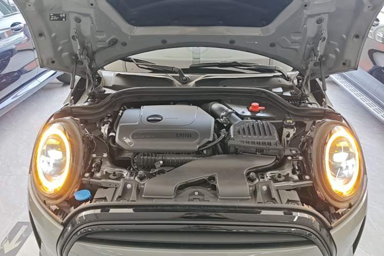 Used MINI 2022 Updated 1.5T COOPER Classic Edition Five-Door Version Engine Bay