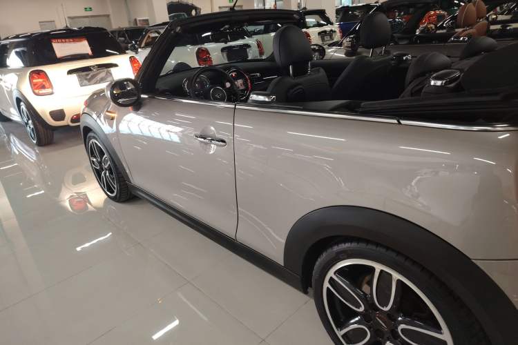 Used MINI 2022 Revised 1.5T COOPER CABRIO Classic Edition Exterior 3