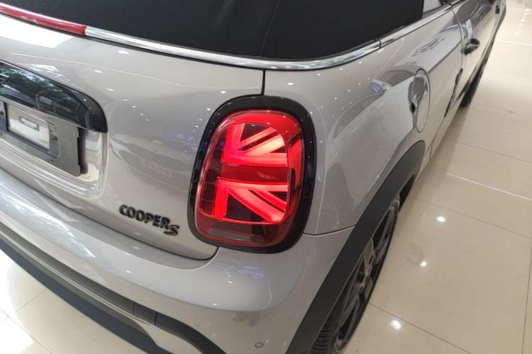 Used MINI 2022 Revised 1.5T COOPER CABRIO Classic Edition Exterior 3