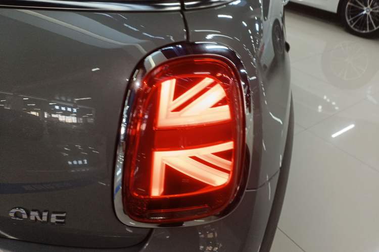 Used MINI 2022 Updated 1.5T ONE Exterior 3