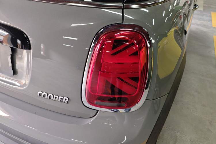 Used MINI 2022 1.5T COOPER Classic Edition Exterior 3