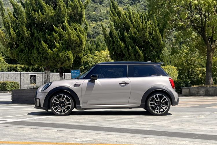 Used MINI 2022 2.0T COOPER S Racing Driver Exterior 4