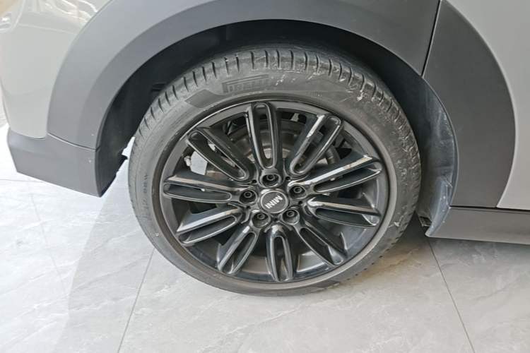 Used MINI 2022 Updated 1.5T COOPER Classic Edition Five-Door Version Exterior 5