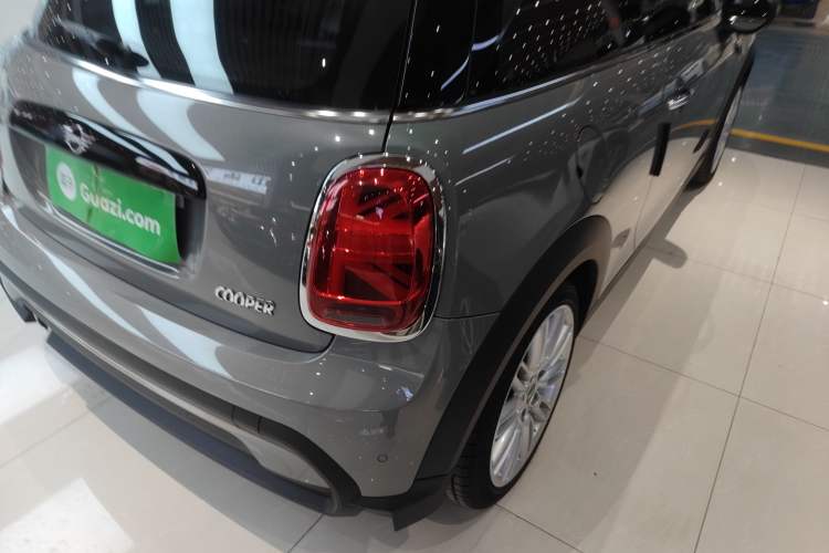 Used MINI 2022 1.5T COOPER Classic Edition Exterior 6