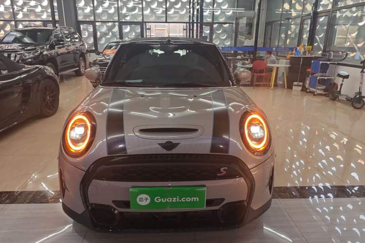 Used MINI 2022 Revised 2.0T COOPER S CABRIO Sidewalk Front