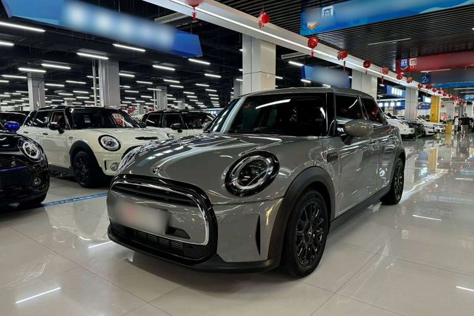 Used MINI 2022 1.5T ONE Five-Door PLUS Front Left 45 Deg