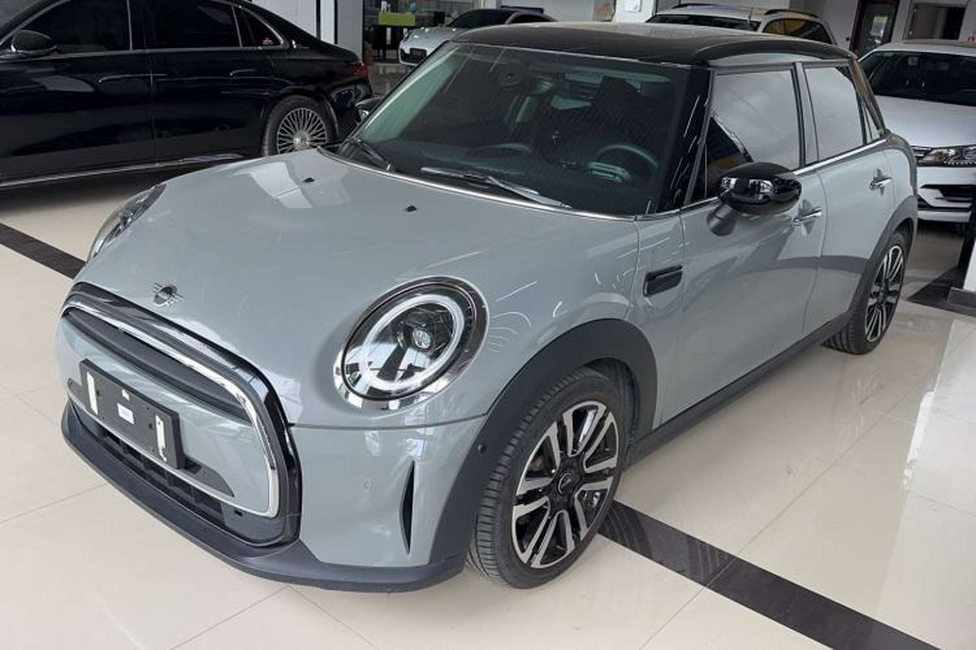 Used MINI 2022 1.5T COOPER Artist Five-Door Edition Front Left 45 Deg