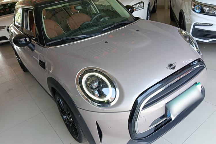 Used MINI 2022 1.5T COOPER Artist Five-Door Edition Front Right 45 Deg