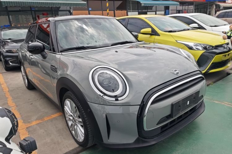 Used MINI 2022 Updated 1.5T COOPER Classic Edition Five-Door Version Front Right 45 Deg