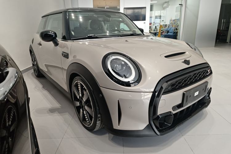 Used MINI 2022 2.0T COOPER S Artist Front Right 45 Deg