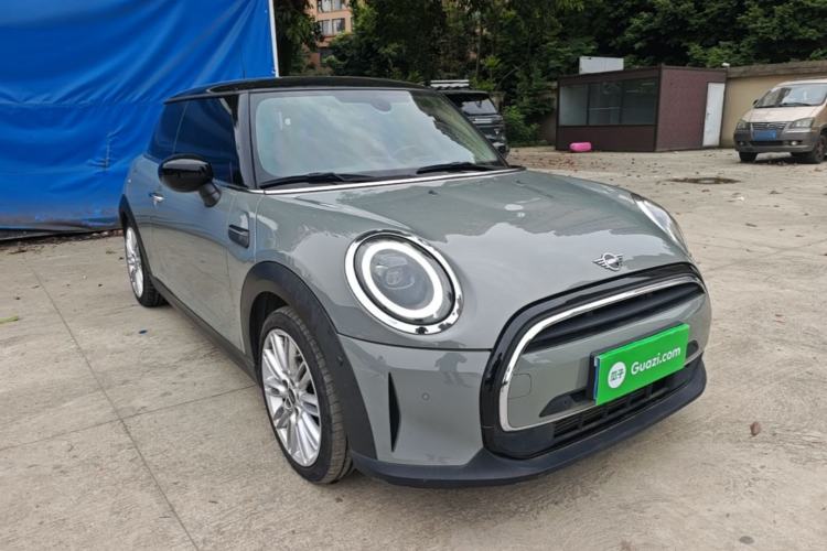 Used MINI 2022 Updated 1.5T COOPER Classic Edition Front Right 45 Deg