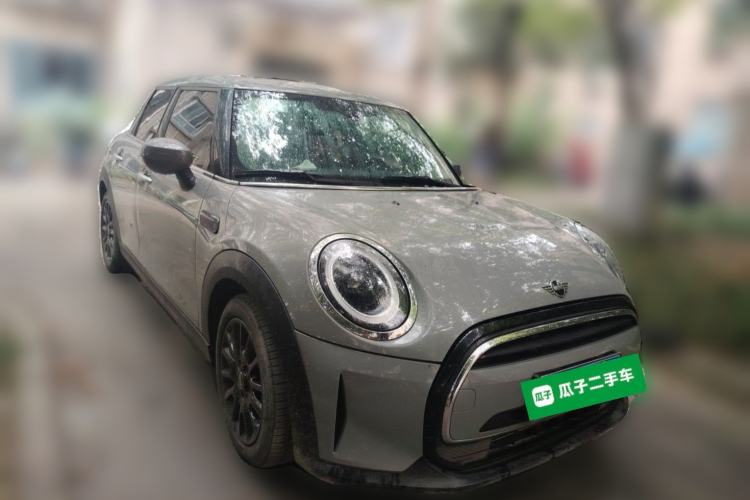Used MINI 2022 1.5T ONE Five-Door PLUS Front Right 45 Deg