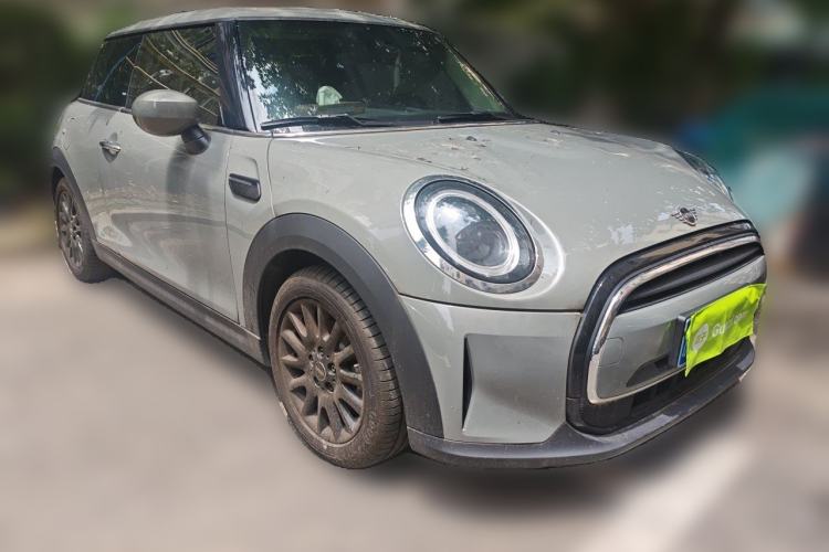 Used MINI 2022 1.5T ONE Front Right 45 Deg