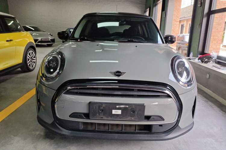 Used MINI 2022 1.5T COOPER Classic Edition Front