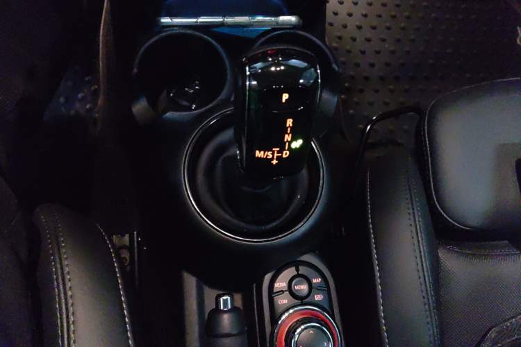 Used MINI 2022 Updated 1.5T COOPER Classic Edition Gear Lever