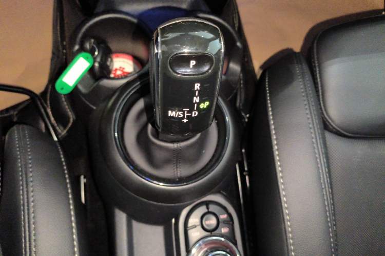 Used MINI 2022 2.0T COOPER S Classic Edition Gear Lever