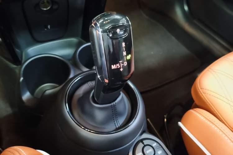 Used MINI 2022 1.5T COOPER Artist Gear Lever
