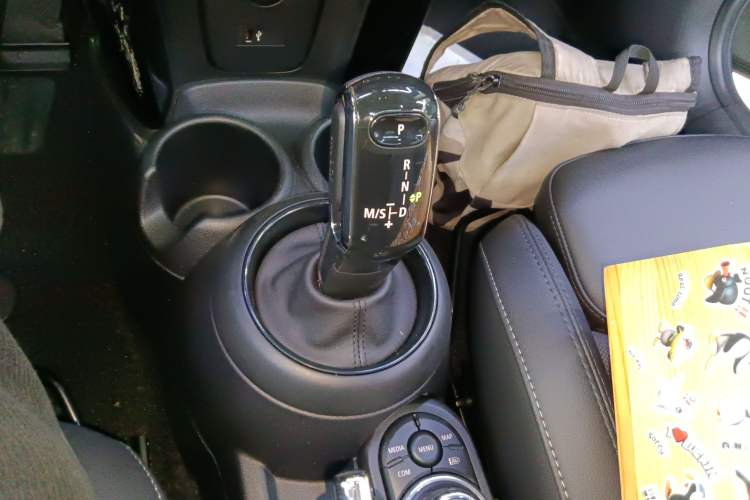 Used MINI 2022 Updated 1.5T COOPER Classic Edition Gear Lever