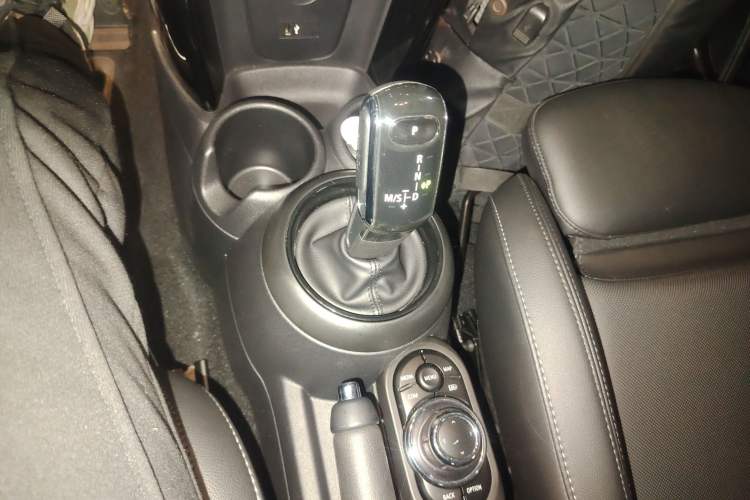 Used MINI 2022 1.5T COOPER Classic Edition Gear Lever