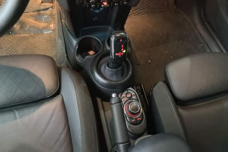Used MINI 2022 1.5T COOPER Artist Gear Lever
