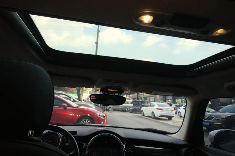 Used MINI 2022 Updated 1.5T ONE Five-Door PLUS Edition Headliner