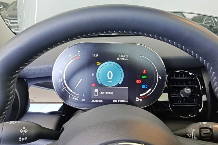 Used MINI 2022 Updated 1.5T COOPER Classic Edition Five-Door Version Instrument Cluster