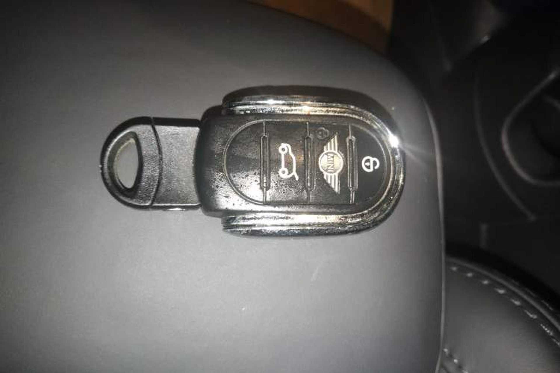 Used MINI 2022 2.0T COOPER S Artist Interior 1